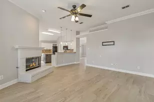 7600 Chestnut Dr, North Richland Hills, TX 76182 - Photo 9