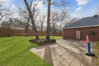 7600 Chestnut Drive, North Richland Hills, TX 76182 - Photo 27