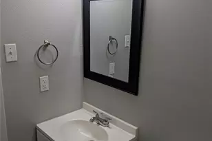 5325 Hensley Dr, Fort Worth, TX 76134 - Photo 17