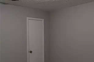 5325 Hensley Dr, Fort Worth, TX 76134 - Photo 11