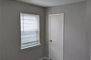 5325 Hensley Dr, Fort Worth, TX 76134 - Photo 13