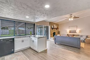 8510 Sikorski Ln, Dallas, TX 75228 - Photo 11