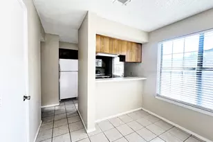 929 W Hickory St, Denton, TX 76201 - Photo 9