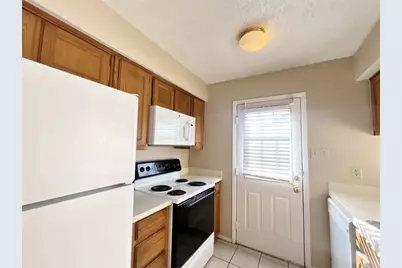 929 W Hickory Street #A15, Denton, TX 76201 - Photo 7