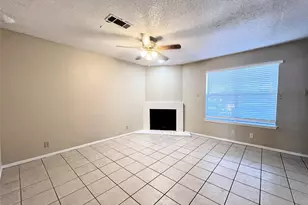 929 W Hickory St, Denton, TX 76201 - Photo 3