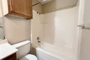 929 W Hickory St, Denton, TX 76201 - Photo 15