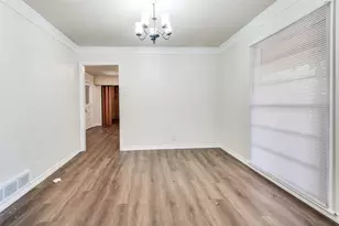 402 W Grauwyler Rd, Irving, TX 75061 - Photo 5