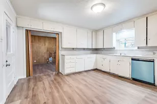 402 W Grauwyler Rd, Irving, TX 75061 - Photo 7