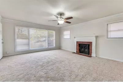 402 W Grauwyler Road, Irving, TX 75061 - Photo 3