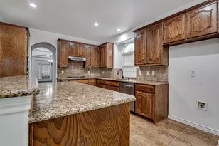 4808 King Harbor Ct, Grand Prairie, TX 75052 - Photo 13