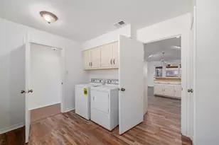 12317 Cross Creek Dr, Dallas, TX 75243 - Photo 17