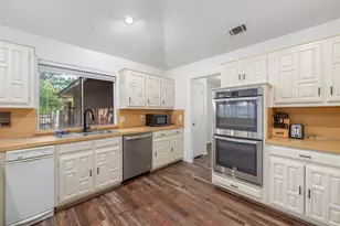 12317 Cross Creek Dr, Dallas, TX 75243 - Photo 5