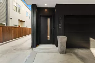 2001 N Prairie Ave, Dallas, TX 75204 - Photo 1