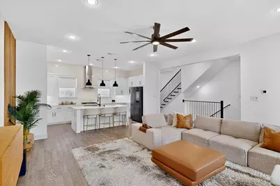 2557 Carmelita Street, Dallas, TX 75212 - Photo 3