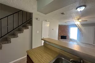 9447 Olde Towne Row, Dallas, TX 75227 - Photo 7