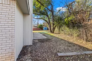 1901 Sabine Pass Ln, Arlington, TX 76006 - Photo 25