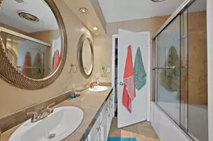 1818 Burr Oak St, Arlington, TX 76012 - Photo 25