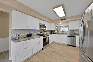 1818 Burr Oak St, Arlington, TX 76012 - Photo 9