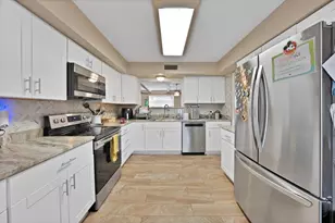 1818 Burr Oak St, Arlington, TX 76012 - Photo 11