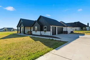 100 Buddy Ct, Millsap, TX 76066 - Photo 3