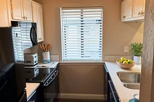 1730 Crestpoint Dr, Arlington, TX 76012 - Photo 3