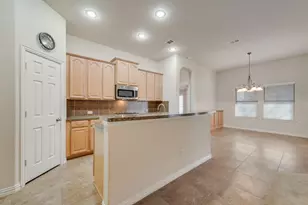 965 Tara Dr, Burleson, TX 76028 - Photo 9