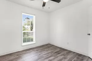 10124 Shayna Dr, Dallas, TX 75217 - Photo 7