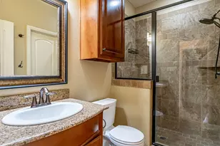 401 E Pearl St, Granbury, TX 76048 - Photo 17