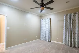 401 E Pearl St, Granbury, TX 76048 - Photo 23