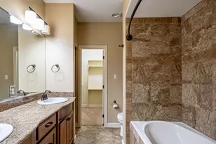 401 E Pearl St, Granbury, TX 76048 - Photo 27