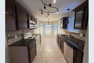 1208 Brookvalley Drive, Arlington, TX 76018 - Photo 3