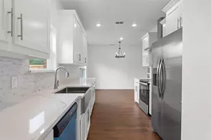 801 Comanche Cove Dr, Granbury, TX 76048 - Photo 17