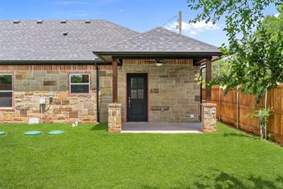 801 Comanche Cove Drive, Granbury, TX 76048 - Photo 31