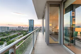 2900 McKinnon St, Dallas, TX 75201 - Photo 1