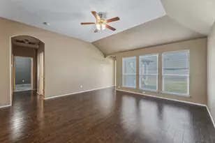 2020 Cattle Creek Rd, Fort Worth, TX 76134 - Photo 5