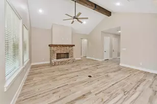 510 Palmetto Ct, Runaway Bay, TX 76426 - Photo 3