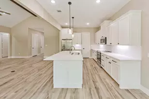 510 Palmetto Ct, Runaway Bay, TX 76426 - Photo 9