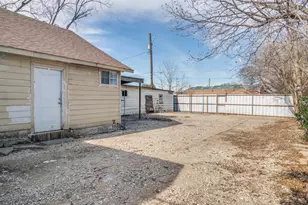 117 E Ave Ave E, Garland, TX 75040 - Photo 3