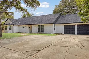 3805 Kimberly Ln, Fort Worth, TX 76133 - Photo 3