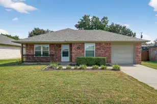 604 McAnear St, Cleburne, TX 76033 - Photo 3