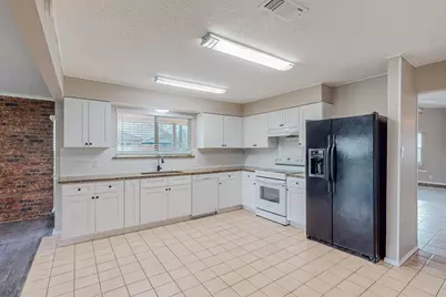 2124 Robinson Street, Irving, TX 75060 - Photo 11