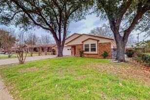 2124 Robinson St, Irving, TX 75060 - Photo 1