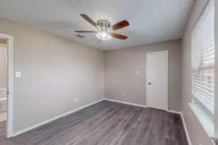 2124 Robinson St, Irving, TX 75060 - Photo 23