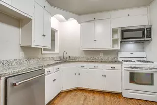 2305 Bonnie Brae Ave, Fort Worth, TX 76111 - Photo 9