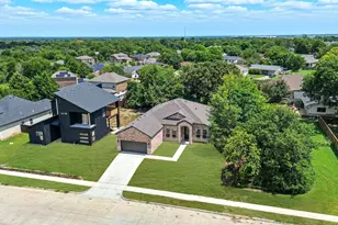 716 Oak Creek Dr, Hutchins, TX 75141 - Photo 1