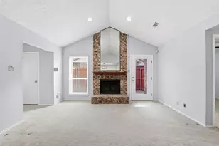 1611 Willow Ln, Euless, TX 76039 - Photo 5