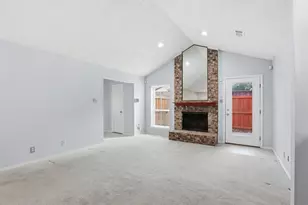 1611 Willow Ln, Euless, TX 76039 - Photo 3