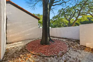 9611 Orchard Hill, Dallas, TX 75243 - Photo 35