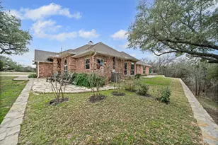 1061 White Bluff Dr, Whitney, TX 76692 - Photo 5