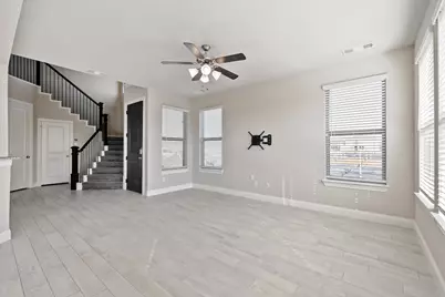 521 Hutchinson Lane, Lewisville, TX 75077 - Photo 5